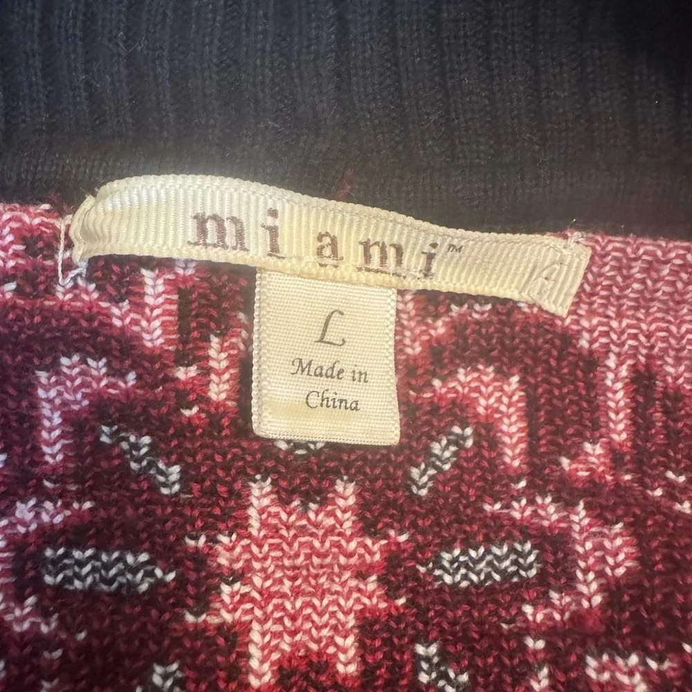 Black and Red Patterned Women's Sweater